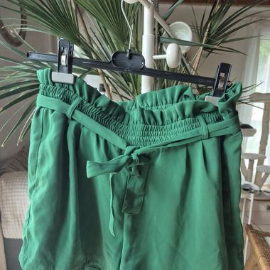 Grün Paperbag Hose / Jolie short vert