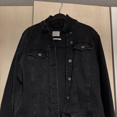 Schwarze Jeansjacke