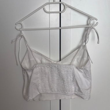 Crop Top Bianco con Spalline Spaghetti
