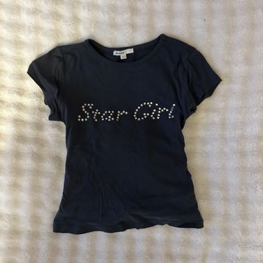 Haut Star-Girl Subdued