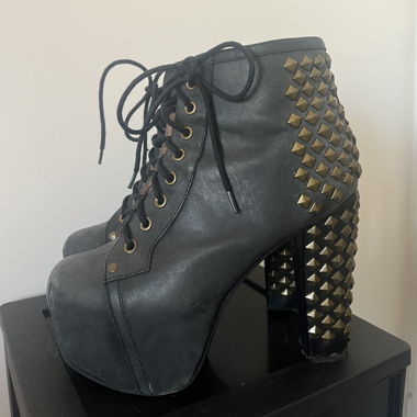 plateforme Jeffrey Campbell noires à clous dorés
