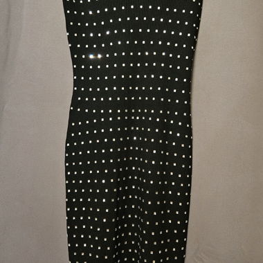 Robe noire en maille avec strass
