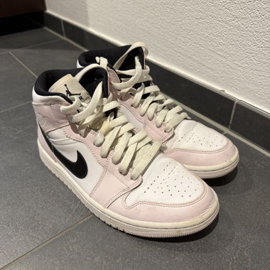 Nike Air Jordan 1 Mid