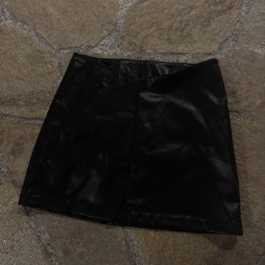 Leather skirt