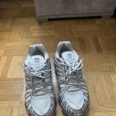Nike shox grau