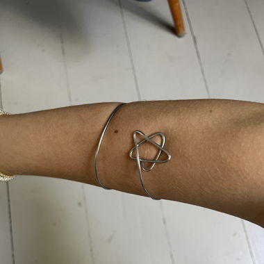 Armreifen mit Stern 