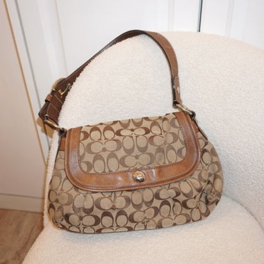 Coach Signature Shoulder Bag