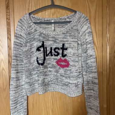 Pull court gris motif "Just"