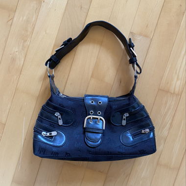 Schwarze Tasche