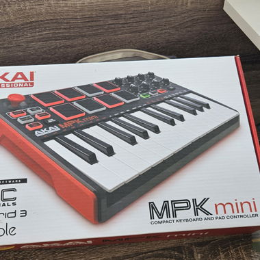 Clavier contrôleur AKAI MPK mini