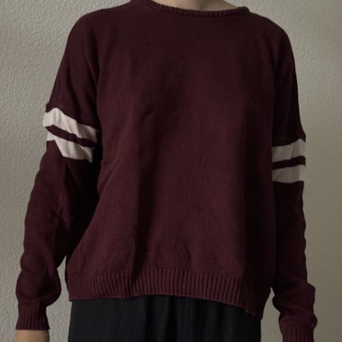 Bordeaux Strickpullover mit Streifen