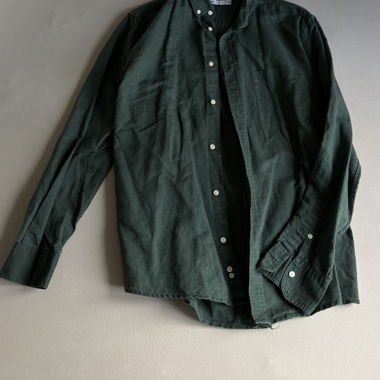 Blusa verde con bottoni Zara