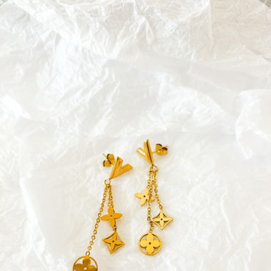 V Dangle Earrings - 18k gold plated