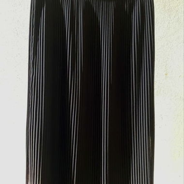 STRAIGHT PLEATED SKIRT