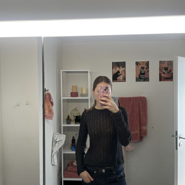 Pull noir fin