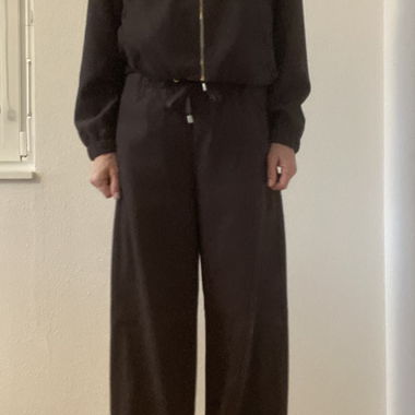 Ensemble pantalon Zara Gr. S et hoodie Gr. M