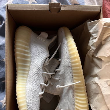 Adidas Yeezy triple White