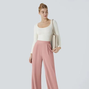 Figurfromende Stoffhose