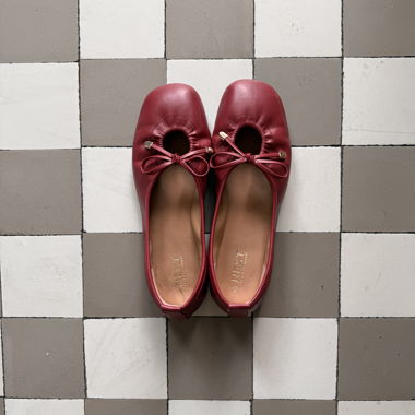 Rote Ballerinas mit Schleife