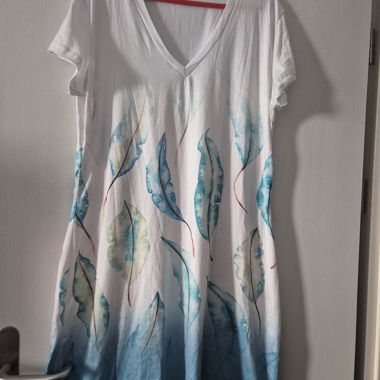 Lot de  3hauts femme et 1 robe 