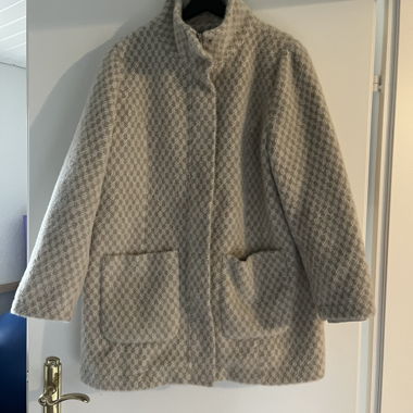 Veste d'hiver duveteuse à motif carreaux