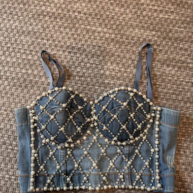 Top in jeans con perline
