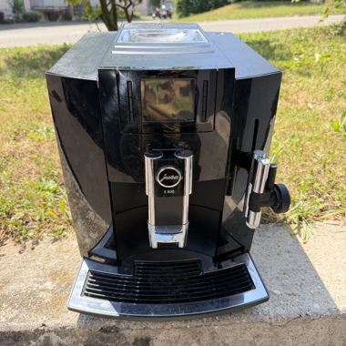 Jura E800 Coffee Bean-to-Cup Machine – works great