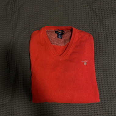 Maglione GANT con scollo a V rosso