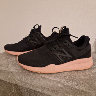 New Balance Sneaker