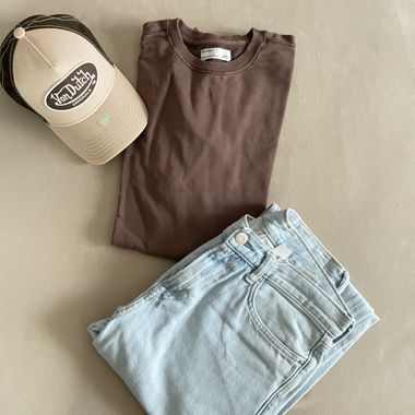 Braunes T-Shirt