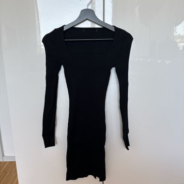 Schwarzes Minikleid