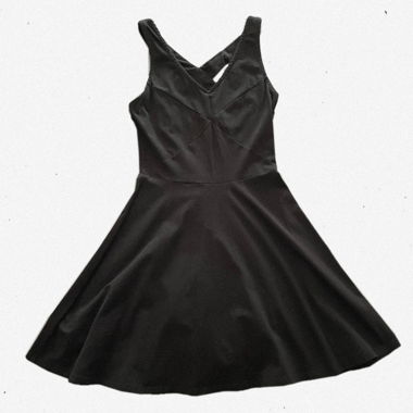 Robe noire patineuse 