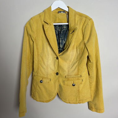 Gelber Cord-Blazer