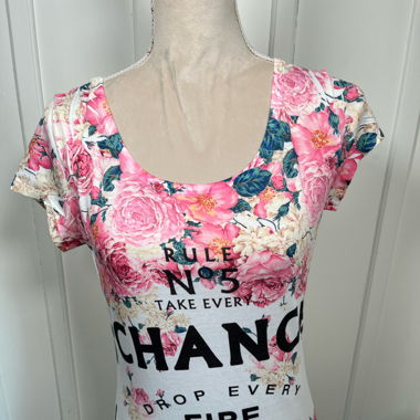 T-shirt avec rose