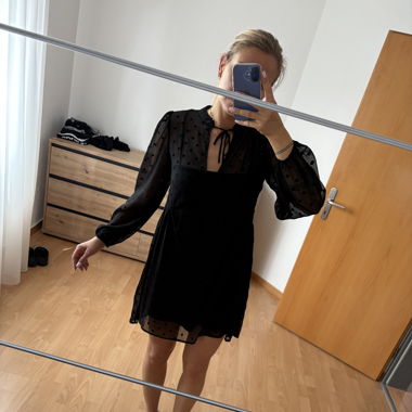 Stradivarius Mini-Kleid mit Punkten