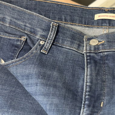 Levi’s jeans / shaping skinny 311 / jeans bleu 