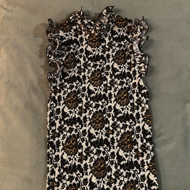 Chic sleeveless top