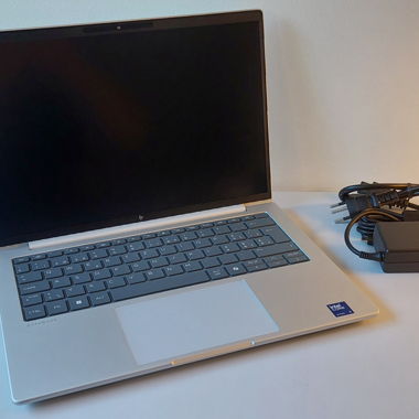 HP EliteBook 8 G1i 14" AI-PC (with warranty)