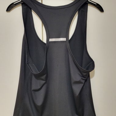 Top sportivo nero