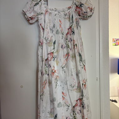 Robe d’été à motif floral NEUVE