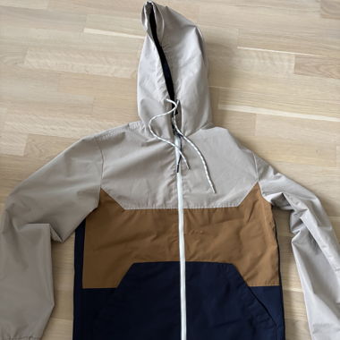 Dünne Jacke