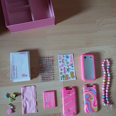 HMD Barbie phone 