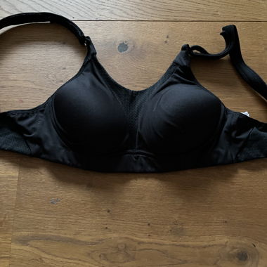 Soutien-gorge matelassé noir pour le sport