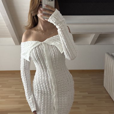 Rosa/Weiss Off-Shoulder Strickkleid