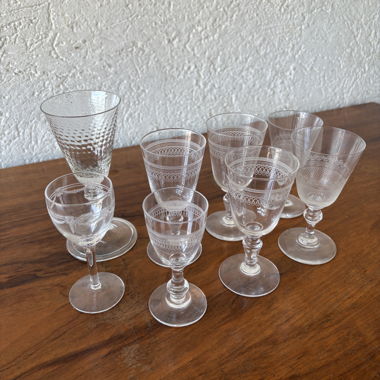 Set mit gravierten Glastumblern