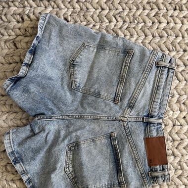 Hellblaue Zara Short 