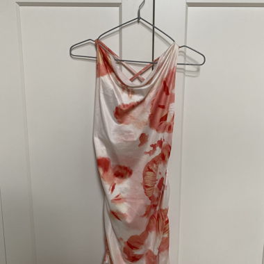 Backless dress