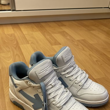 Chaussure Off-White out of office