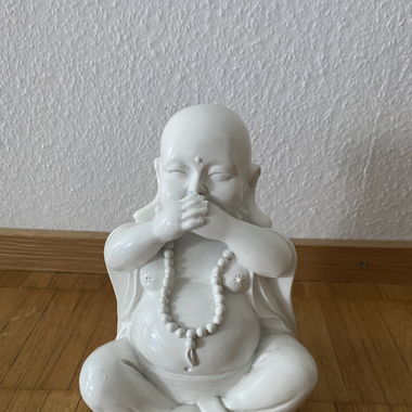 Lachender Buddha aus Keramik