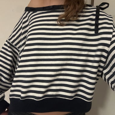 Pull Hollister épaules dénudées rayé